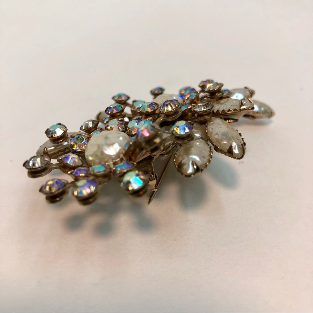 Vintage glass rhinestone flower brooch pin - Picture 5 of 6